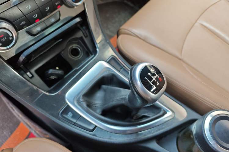 Used Brilliance V5 2016 1.5T Manual Two-Wheel Drive Smart Version