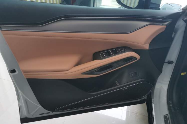 Used BYD Song L EV 2024 550 km Excellence Version
