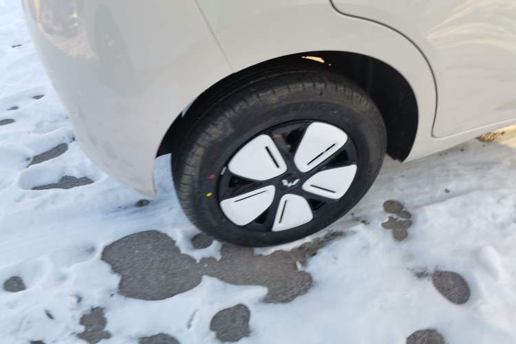 Used Wuling Hongguang MINIEV 2025 Four-Door Version Advanced Edition
