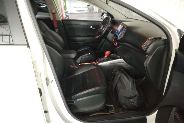 Used Kia KX3 2015 1.6T Automatic Two-Wheel Drive DLX
