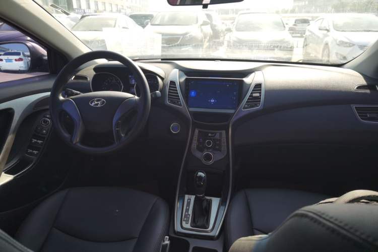 Used Hyundai Elantra 2015 1.6L Automatic Leading Model