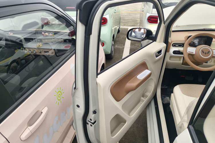 Used Wuling Hongguang MINIEV 2024 3rd Generation 215km Youth Edition