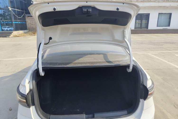 Used Volkswagen Lavida 2023 New Rui 1.5L Automatic New Yi Edition