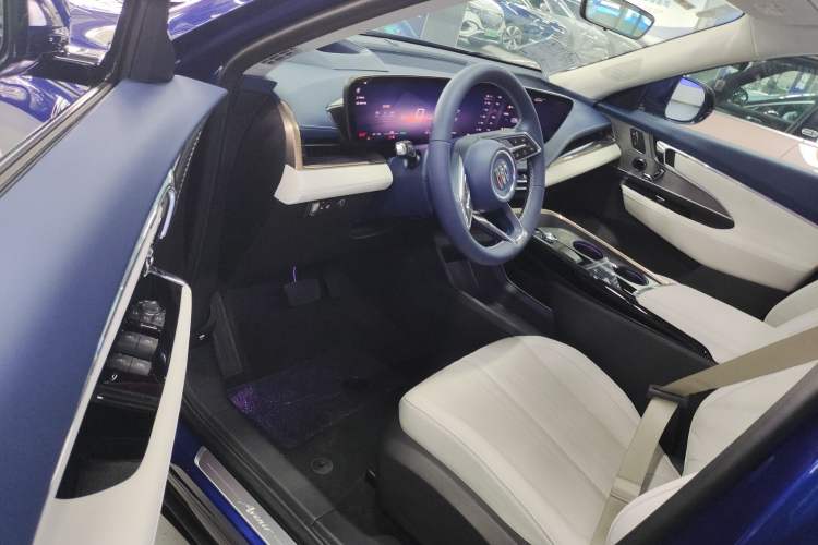 Used Buick E5 2023 Avia Four-Wheel Drive Version
