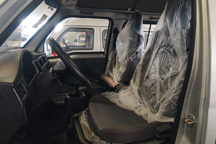 Used Wuling Zhiguang 2023 1.5L Practical Version 5/7 Seats