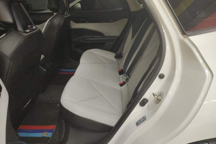 Used Changan UNI-V iDD 2023 ZhiDian iDD 1.5T 113km Smart & Fun Version
