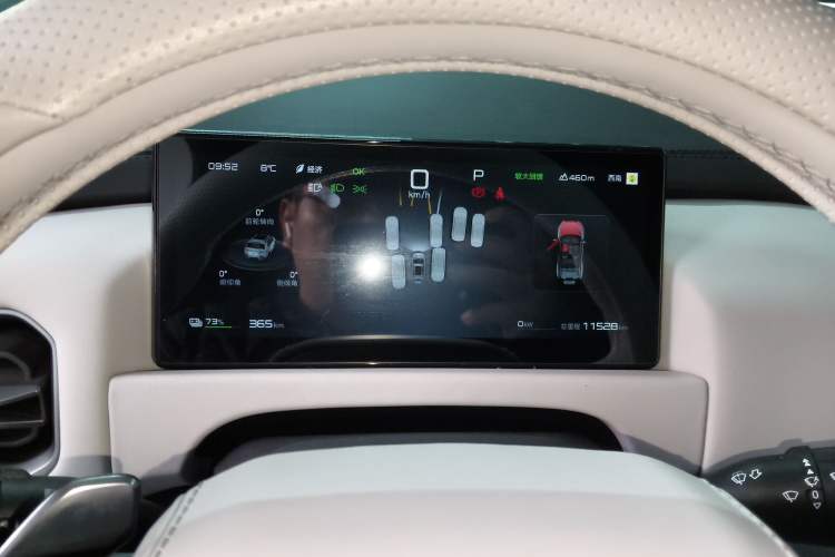 Used  Titanium 3 2025 501 km All-Wheel Drive Intelligent Driving Max Edition
