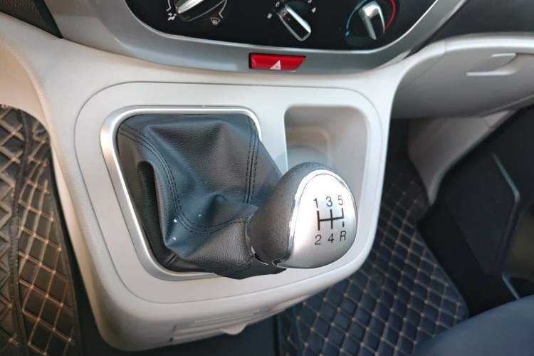 Used  M3 2022 1.8L 7-seat Standard Edition
