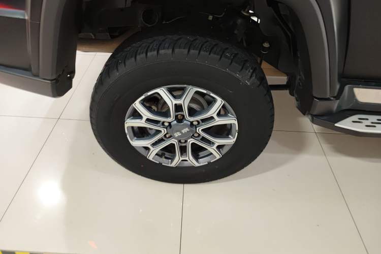 Used  BJ40 2023 2.0T Automatic Four-Wheel Drive Urban Hunter Edition Chivalrous Type
