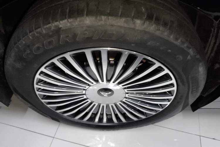 Used VOYAH Dream 2025 PHEV Four-Wheel-Drive Flagship Kunpeng Edition
