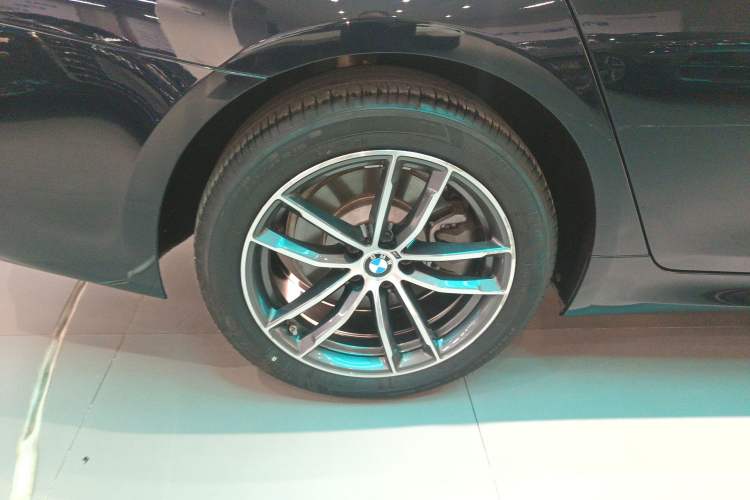 Used BMW 5 Series 2022 Second Facelift 525Li M Sport Package
