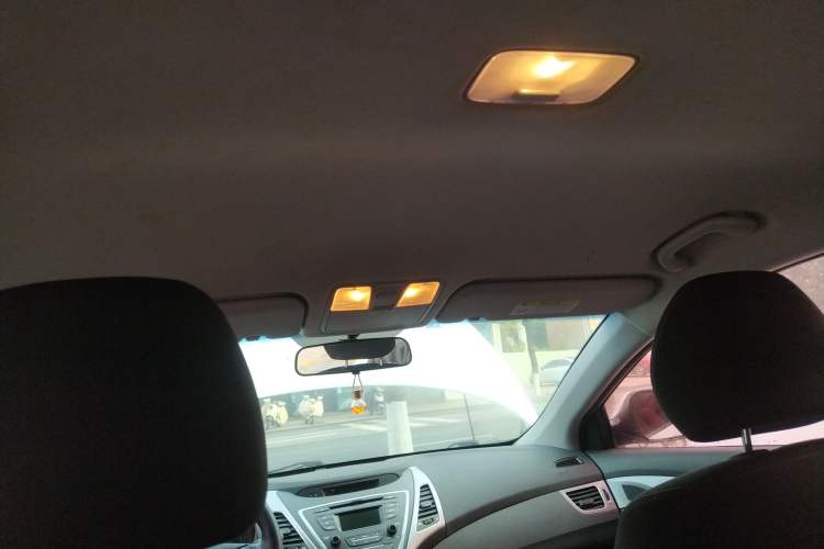 Used Hyundai Elantra 2016 1.6L Automatic Smart Version
