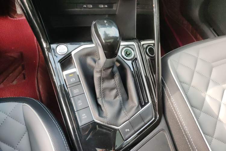 Used Volkswagen Tayron 2023 280TSI Two-Wheel-Drive Luxury Plus Advanced Version
