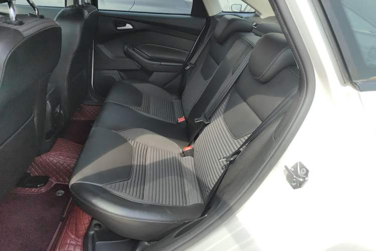 Used Ford Focus 2017 Sedan 1.6L Automatic Fashion Edition Smart Drive Version
