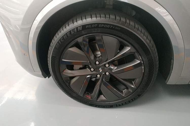 Used Li Auto L9 2022 Max model
