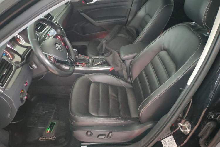 Used Volkswagen Passat 2017 330TSI DSG Luxury Edition
