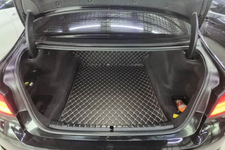 Used BMW 5 Series 2018 Facelifted 530Li Luxury Edition Premium Package