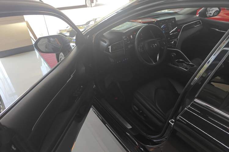 Used Toyota Camry 2023 2.5G Luxury Edition
