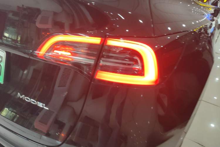 Used Tesla Model Y 2023 Rear-Wheel-Drive Version
