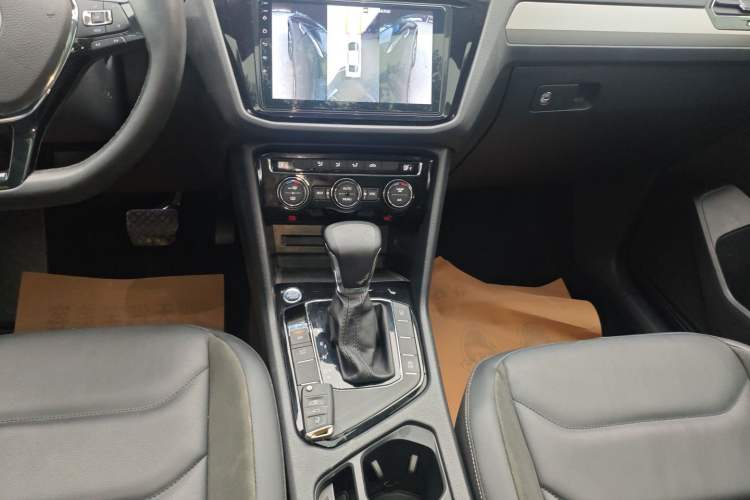 Used Volkswagen Tiguan L 2020 330TSI Automatic Two-Wheel Drive Panoramic Comfort Edition China VI Standard