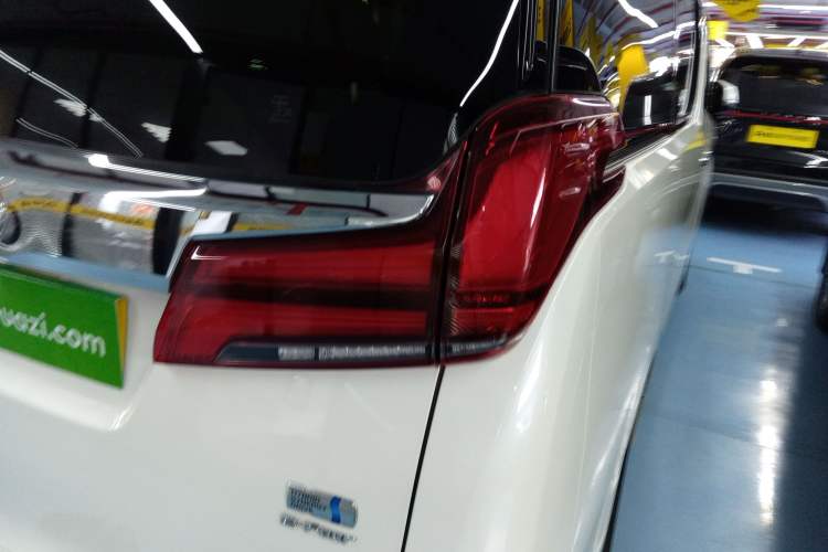 Used Toyota Alphard 2021 Dual-Engine 2.5L Prestige Edition
