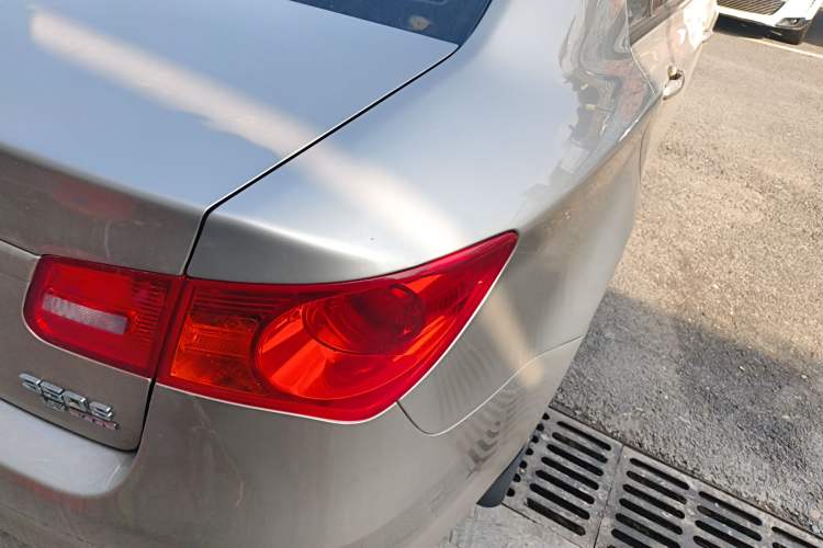 Used Roewe 350 2015 1.5L Manual Luxury Sunroof Edition