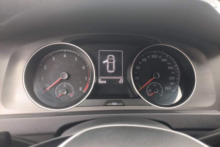 Used Volkswagen Golf 2016 230TSI Automatic Comfort Version
