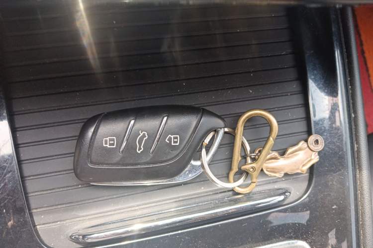 Used Roewe i5 2020 1.5L Automatic 4G Connect Luxury Flagship Edition
