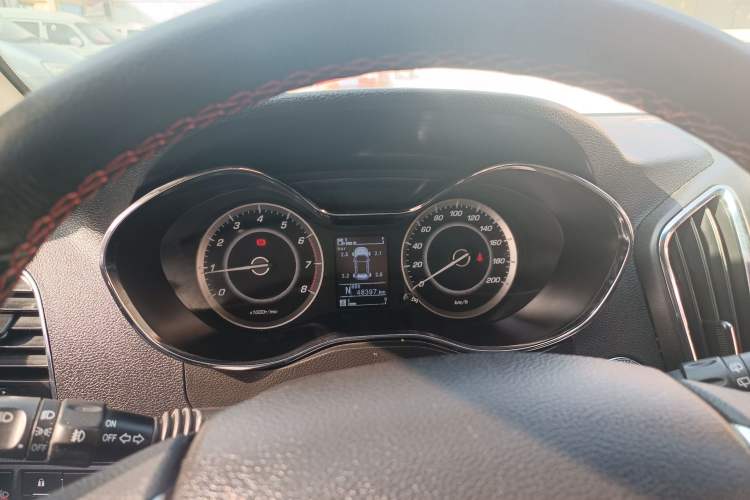 Used Baojun 560 2016 1.8L iAMT Luxury Model
