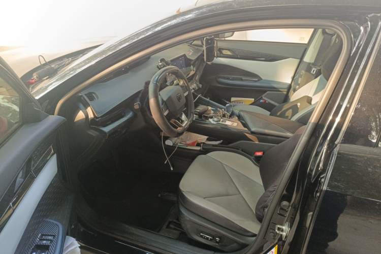 Used Changan UNI-V iDD 2023 ZhiDian iDD 1.5T 113km ZhiKu Model