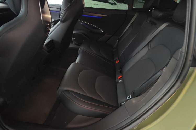 Used  SU7 2024 Rear-Drive Long-Range Intelligent Driving Version
