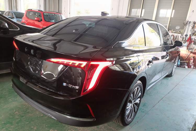 Used Hongqi E-QM5 2022 431 km Charge & Enjoy Edition
