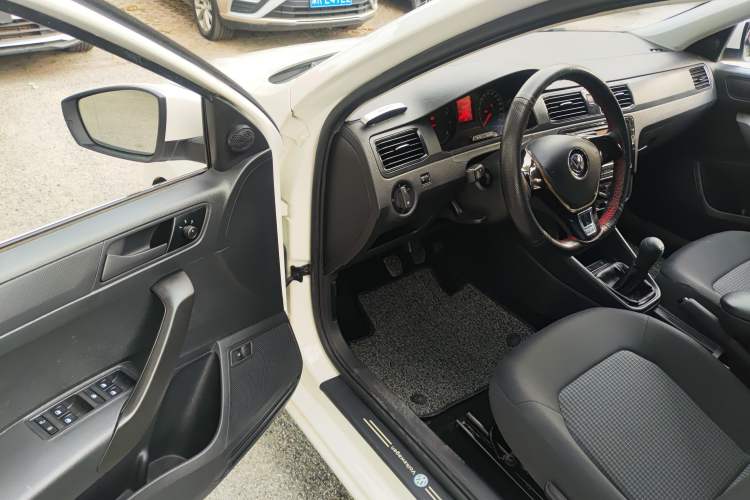 Used Volkswagen Santana 2019 1.5L Manual Fashion Edition China VI Standard
