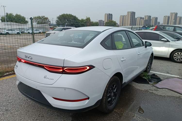 Used BYD Qin PLUS 2025 DM-i Smart Drive 55KM Leading Model
