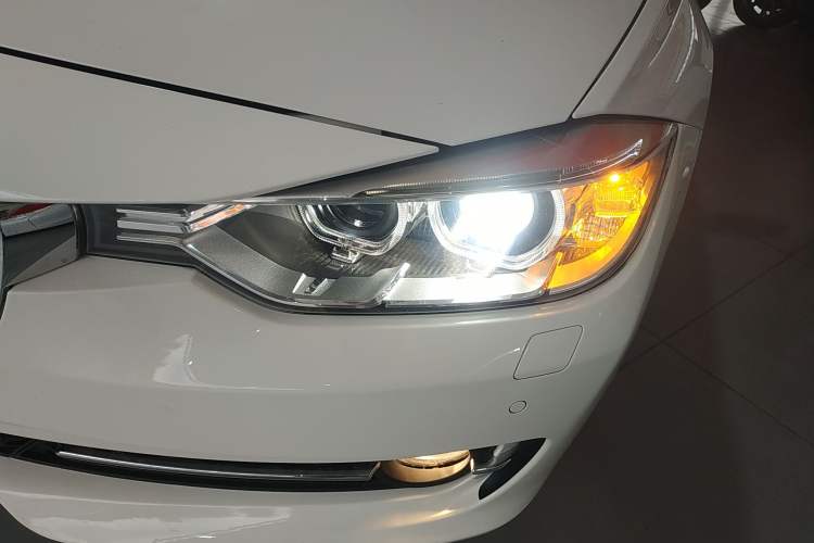 Used BMW 3 Series 2014 328Li Fashion Model
