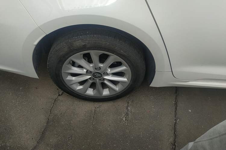 Used Toyota Corolla 2021 Dual-Motor 1.8L E-CVT Elite Edition
