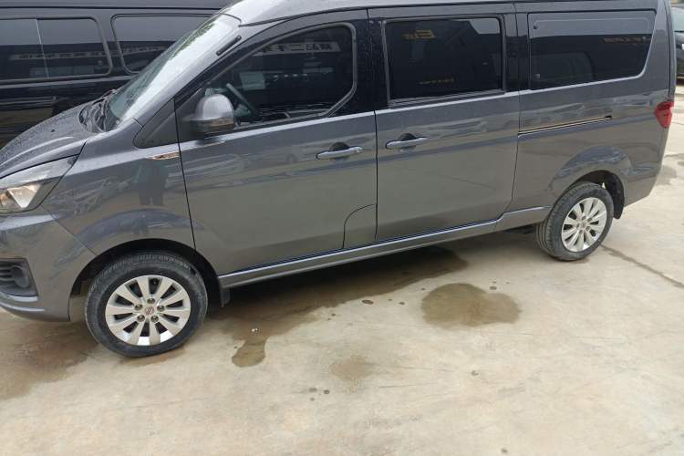 Used Jinbei Gold Hiace M Classic 2022 1.5L Travel Lion Passenger Van 7 Seats
