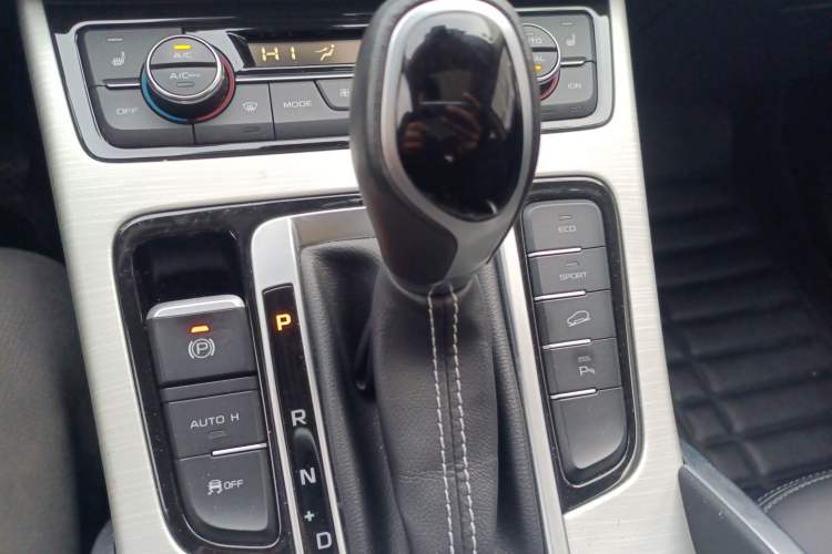 Used Geely Auto Emgrand X7 Sport 2018 1.8TD Automatic Two-Wheel Drive Smart 4G Connected Version