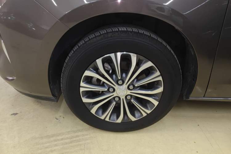 Used Buick GL8 2021 Land Cruiser Executive Class 652T Comfort Model