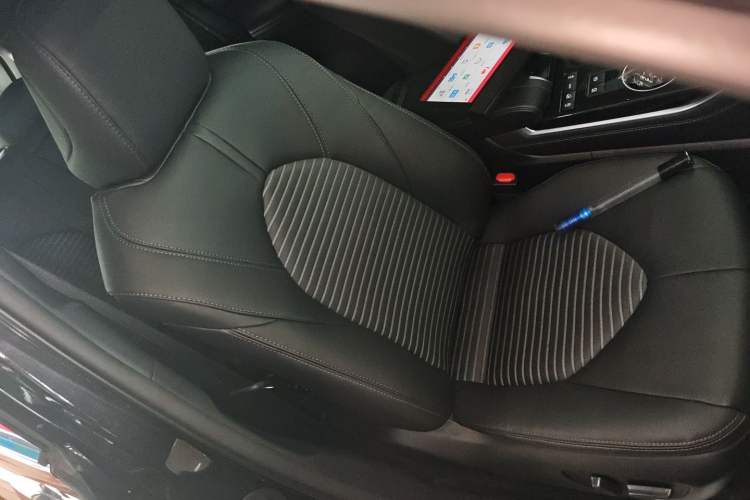 Used Toyota Crown Land Cruiser 2022 2.0T Four-Wheel Drive Prestige Edition
