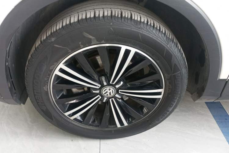 Used Volkswagen Tiguan L 2019 Updated Version 330TSI Automatic Two-Wheel Drive Panoramic Comfort Edition China VI Standard