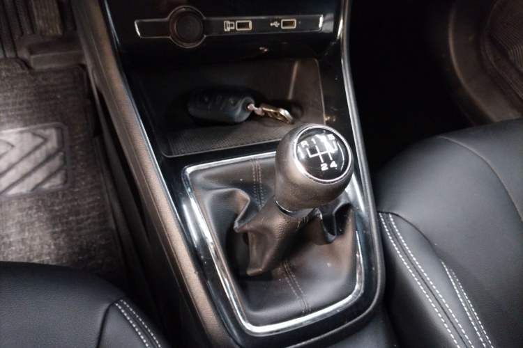 Used Roewe i5 2019 1.5L Manual 4G Connected Langyue Edition
