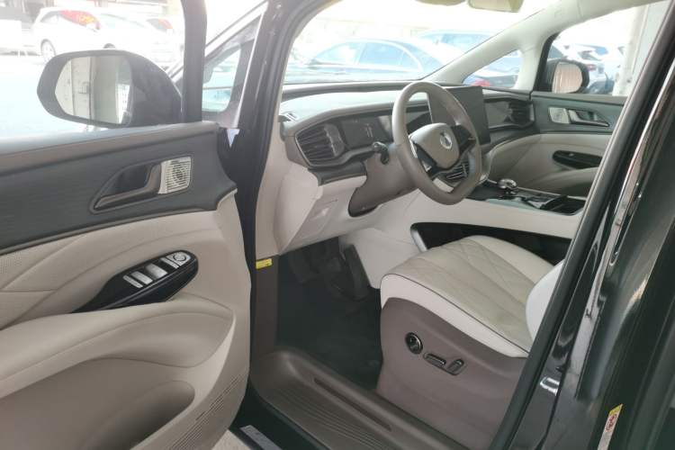 Used Denza D9 2022 DM-i 970 Four-Wheel Drive Prestige Model