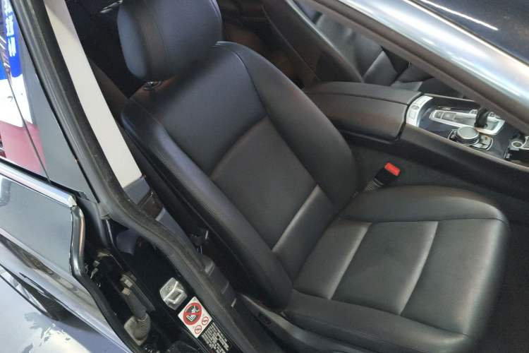 Used BMW 5 Series GT 2015 535i Leading Model