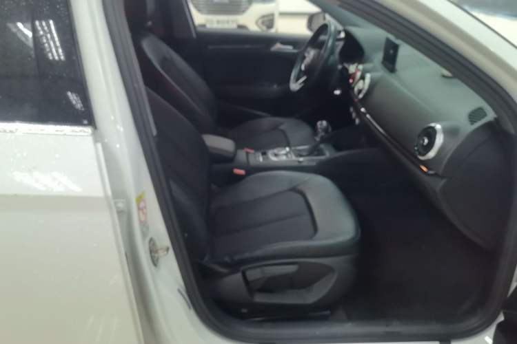 Used Audi A3 2019 Limousine 35 TFSI Fashion Edition China VI Emission Standard