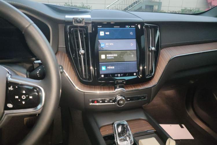 Used Volvo XC60 2024 B5 4x4 Smart Luxury Edition
