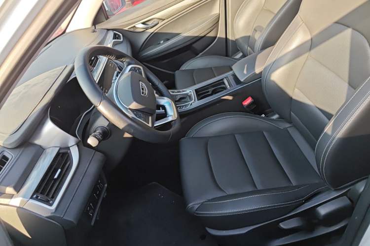 Used Geely Auto Emgrand 2019 Leading Edition 1.5L CVT Upward-Connected Model China VI Standard