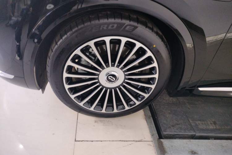 Used Hima AITO M8 2025 Extended-Range Max+ Version 53.4 kWh 6-Seater Edition
