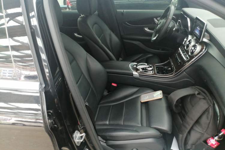 Used Mercedes-Benz GLC 2018 GLC 260 4MATIC Luxury Model
