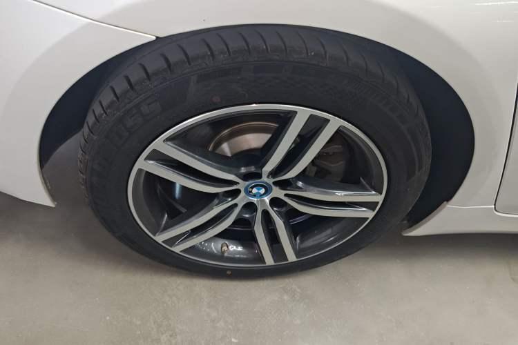 Used BMW 5 Series New Energy 2022 535Le Luxury Package
